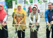 Gubernur Khofifah Terima Penghargaan Hearing Aid East Java atas Komitmen 35 Tahun Layanan Deteksi Dini