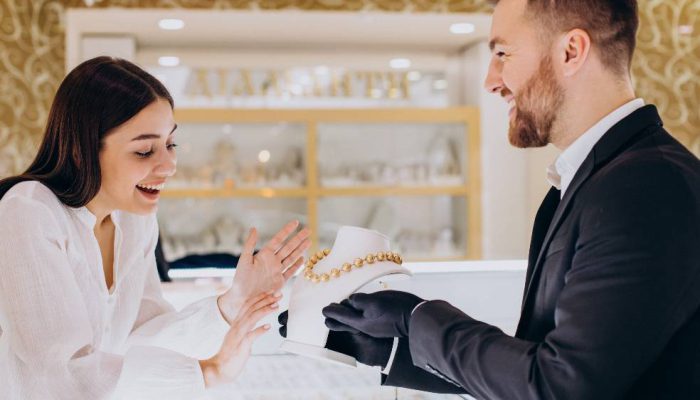 Ketegangan Amerika–Venezuela Dorong Harga Emas Menguat di Pasar Global