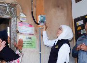 Kejar Elektrifikasi 100 Persen, Gubernur Khofifah Pasang Listrik Gratis untuk 3.400 Rumah Tangga Miskin