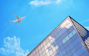 Gaji Awak Kabin Tembus Rp1,5 Juta per Jam! United Airlines Bikin Standar Baru