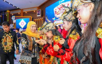 Khofifah Peringati Hari Seni Sedunia 2026, Dorong Seni Jadi Motor Ekonomi Kreatif di Jatim