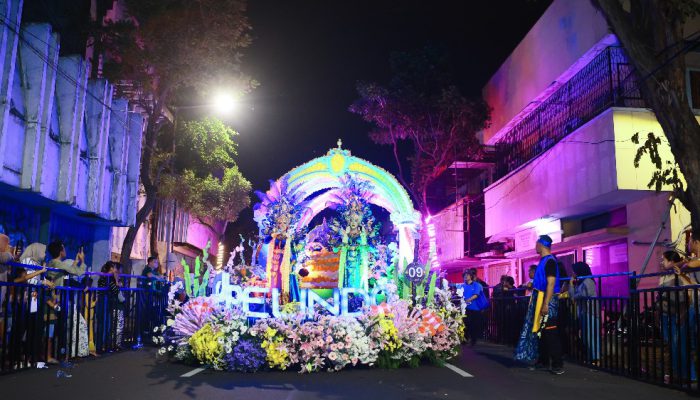 Harmoni Laut dan Budaya, Mobil Hias Pelindo Jadi Sorotan di Surabaya Vaganza 2026
