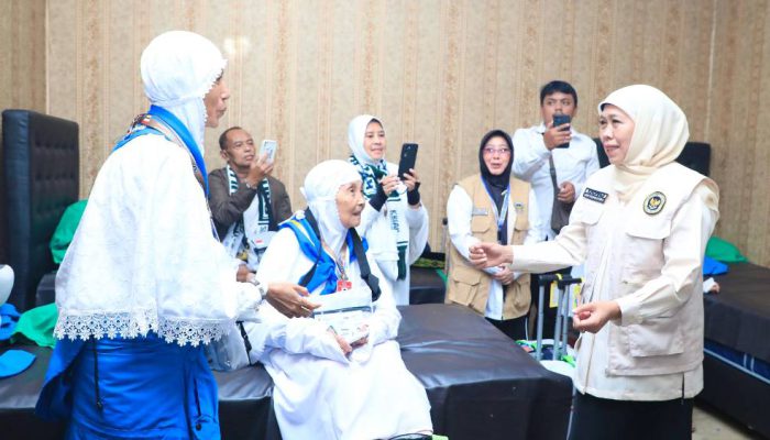 Gubernur Khofifah Resmi Lepas Kloter 116, Penutup Pemberangkatan Haji Embarkasi Surabaya