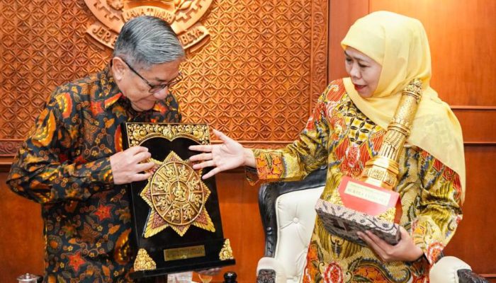 Gubernur Khofifah Bertemu Bambang Sulistomo, Warisan Semangat Bung Tomo Kembali Menggema