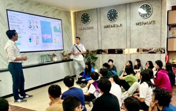 Terminal Teluk Lamong Kenalkan Operasi Pelabuhan Modern kepada Pelajar Singapura