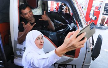 Gubernur Khofifah Pastikan Pasokan Biosolar di Jawa Timur Aman dan Lancar saat Tinjau SPBU Karanglo, Malang. Pastikan Pemprov Jatim Perkuat Koordinasi Bidang Energi dengan Pertamina dan PLN