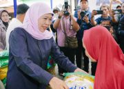 Gubernur Khofifah Gelar Pasar Murah di Pasuruan, Perkuat Pengendalian Inflasi dan Dongkrak UMKM