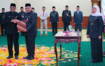 Gubernur Khofifah Lantik Enam Pejabat Pimpinan Tinggi Pratama, Percepat Transformasi Digital Layanan Publik