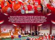 Gubernur Khofifah Undang Anak-Anak yang Hormat Bendera dari Luar Pagar Grahadi, Ada Pesan Cinta Tanah Air