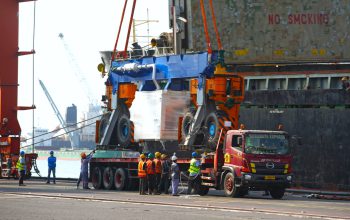 TPK Nilam Kedatangan E-RTG Baru, Layanan Peti Kemas Makin Efisien