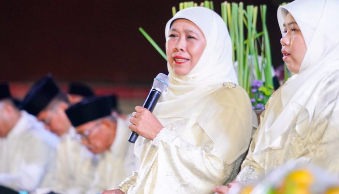 Gubernur Khofifah dan Ribuan Warga Jatim Gelar Dzikir dan Sholawat Sambut HUT ke-81 RI