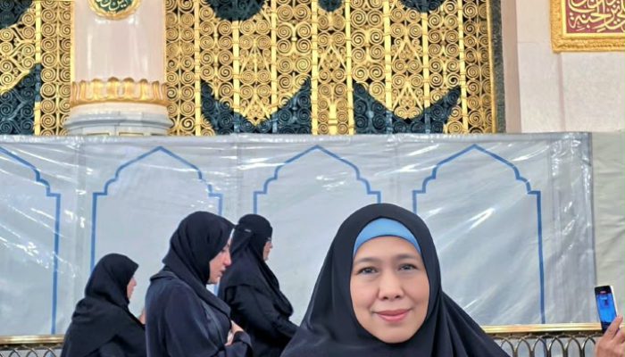 Di Raudhah, Khofifah Ajak Umat Islam Teladani Semangat Keilmuan Sayyidah Aisyah RA