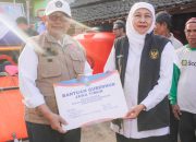 Gubernur Khofifah Salurkan 120 Rit Air Bersih untuk 98.946 Warga Terdampak Kekeringan di Blitar