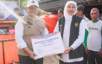 Gubernur Khofifah Salurkan 120 Rit Air Bersih untuk 98.946 Warga Terdampak Kekeringan di Blitar