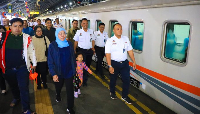 Hari Kereta Api Nasional ke-81, Khofifah Dorong Layanan Makin Prima dan Keselamatan Perlintasan