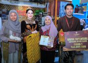 Padukan Kemegahan Majapahit dan Gaya Modern, Arumi Bachsin Kenalkan Wastra Jatim di Kriyanusa 2026
