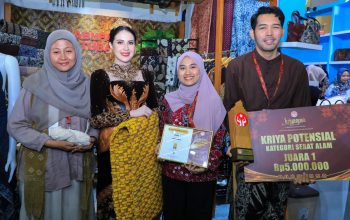 Padukan Kemegahan Majapahit dan Gaya Modern, Arumi Bachsin Kenalkan Wastra Jatim di Kriyanusa 2026