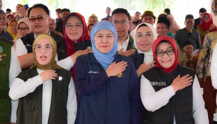 Gubernur Khofifah Salurkan Bansos Rp9,87 Miliar untuk Warga Magetan, Dorong Kemandirian Ekonomi