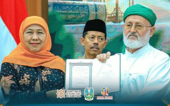 Gubernur Khofifah Luncurkan Magister Kajian Turats UINSA, Pertama di Indonesia