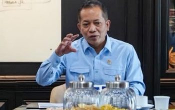Rencana Gaji ASN Lewat Koperasi Tuai Sorotan, Ferry Juliantono Diminta Beri Penjelasan