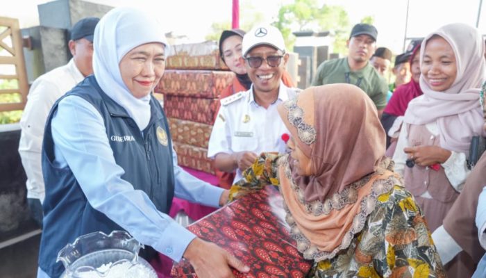 Gubernur Khofifah Gelar Pasar Murah di Sumenep, Beras hingga Minyak Goreng Dijual Lebih Terjangkau